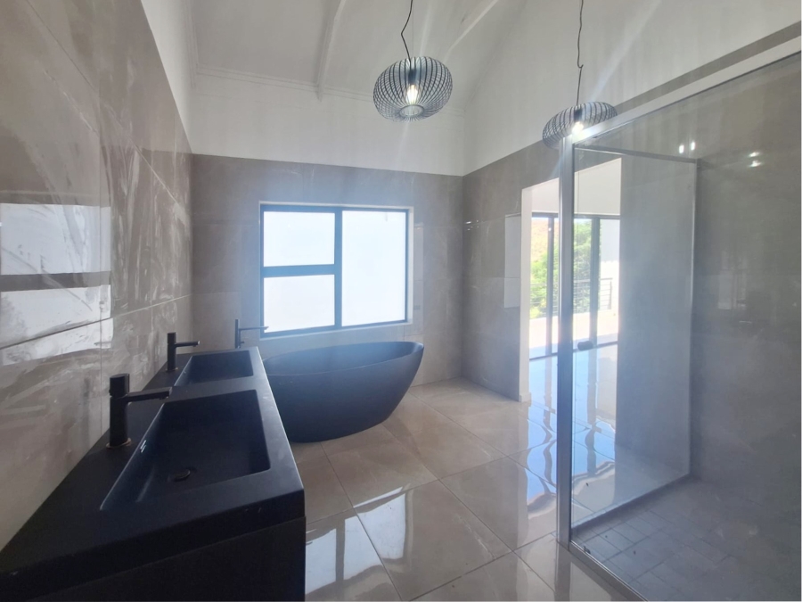 To Let 4 Bedroom Property for Rent in Redstone Private Country Estate North West